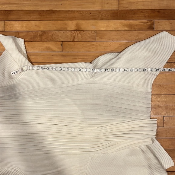 Once Again Sweater - Picture 10 of 11